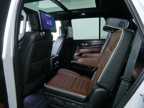 Used 2023 GMC Yukon Denali Ultimate image 21