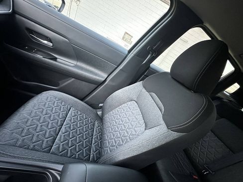 Used 2026 Nissan Kicks SV AWD/4WD image 37