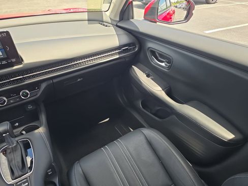 Certified 2024 Honda HR-V EX-L image 12