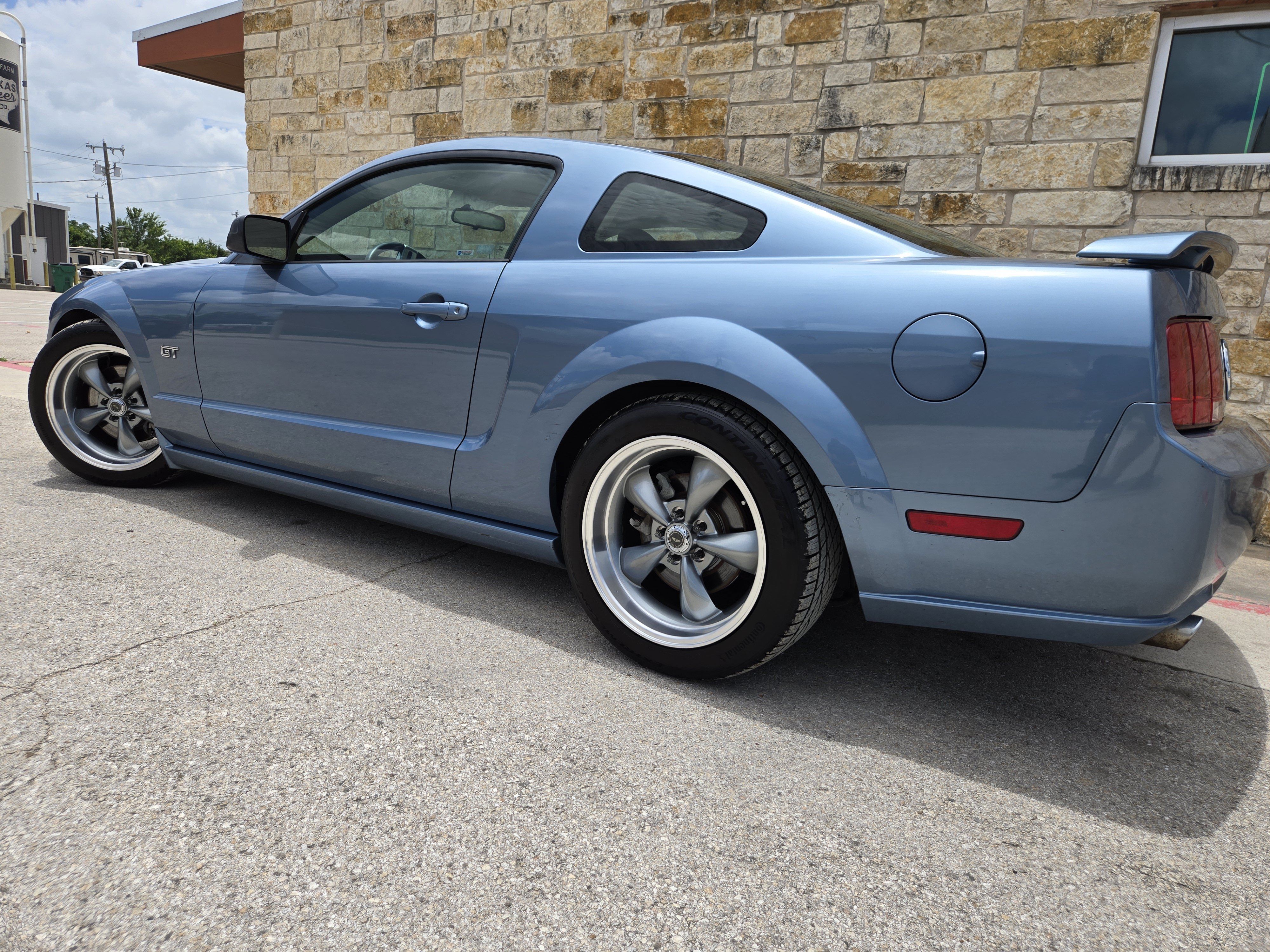 Used 2006 Ford Mustang GT RWD image 3