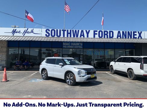 Used 2025 Mitsubishi Outlander SEL FWD image 1