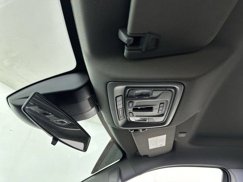 Used 2025 Chevrolet Silverado 1500 LT Trail Boss w/ Convenience Package II AWD/4WD image 19