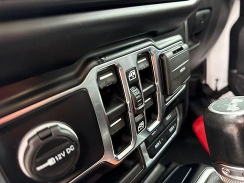 Certified 2022 Jeep Wrangler Unlimited Sahara w/ Cold Weather Group image 20