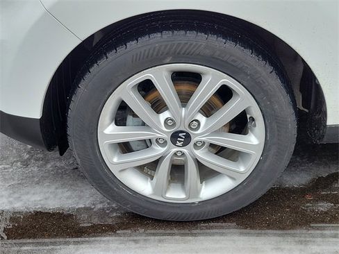 Used 2019 Kia Soul + image 5