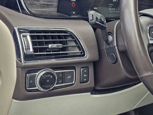 Used 2020 Lincoln Navigator Black Label w/ Cargo Convenience Package image 20