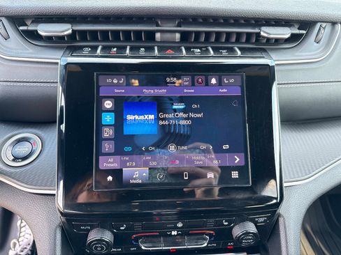 Used 2025 Jeep Grand Cherokee L Altitude image 24