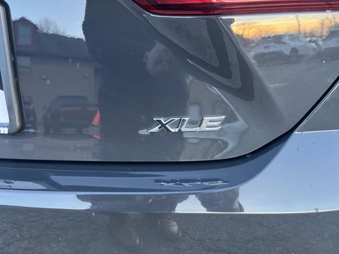 Used 2025 Toyota Camry XLE image 29