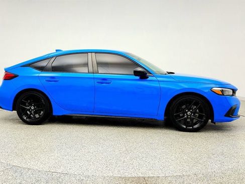 Used 2023 Honda Civic Sport image 4