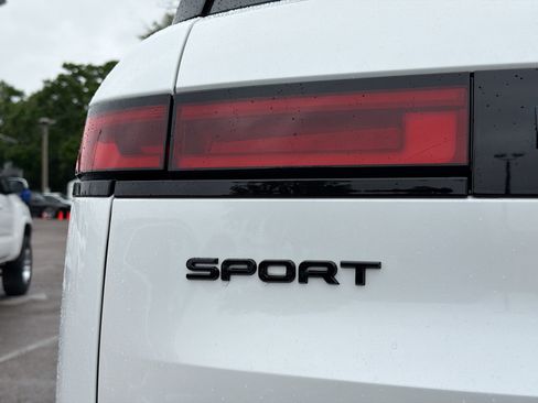 Used 2025 Land Rover Range Rover Sport Dynamic SE image 10