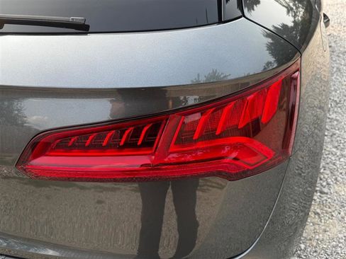 Used 2019 Audi SQ5 Premium Plus w/ Premium Plus Package image 22