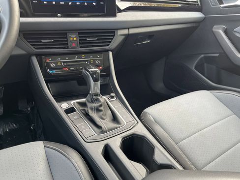 Used 2025 Volkswagen Jetta SE image 41