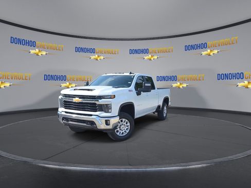 Used 2025 Chevrolet Silverado 2500 LT AWD/4WD image 4