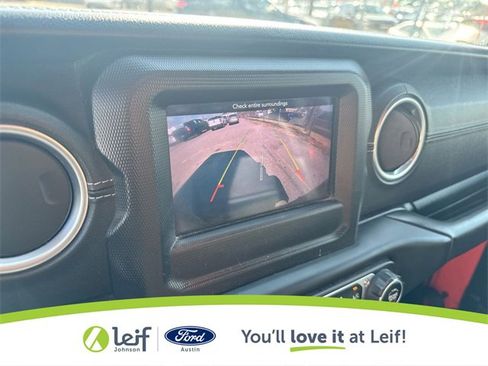 Used 2018 Jeep Wrangler Unlimited Sahara w/ Safety Group image 28