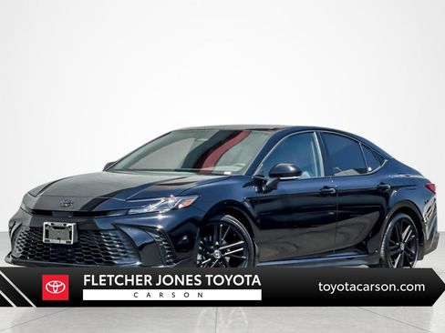 Certified 2026 Toyota Camry Hybrid FWD image 1