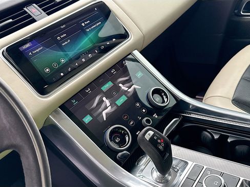 Used 2019 Land Rover Range Rover Sport HST image 28