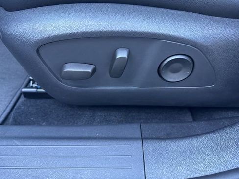 New 2025 Chevrolet Equinox EV LT w/ LPO, All-Weather Mat Package AWD/4WD image 9