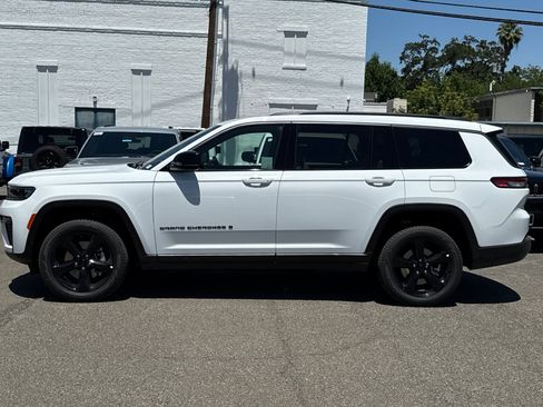 New 2026 Jeep Grand Cherokee L Limited AWD/4WD image 6