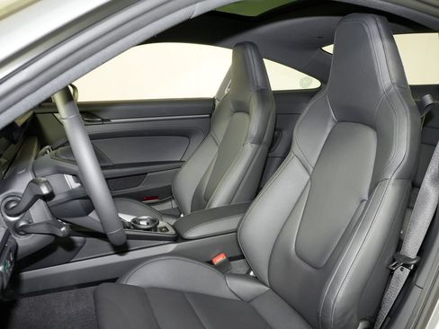 Certified 2025 Porsche 911 Carrera RWD image 5
