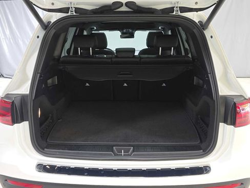 Used 2026 Mercedes-Benz GLB 250 4MATIC image 14