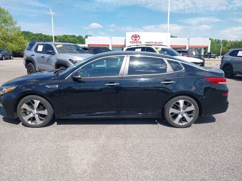 Used 2019 Kia Optima S FWD image 3