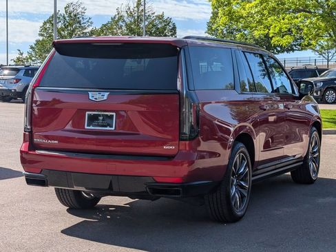 Used 2024 Cadillac Escalade ESV Sport Platinum AWD/4WD image 5