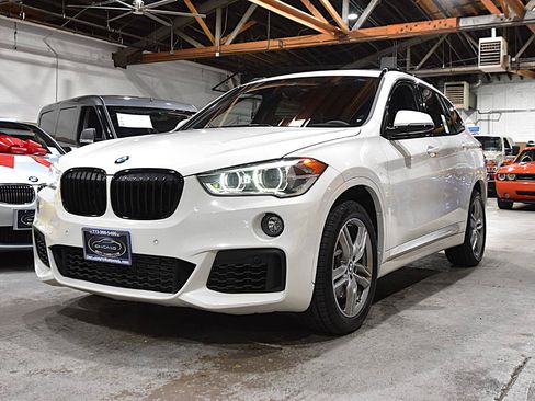 Used 2019 BMW X1 xDrive28i w/ M Sport Package AWD/4WD image 3