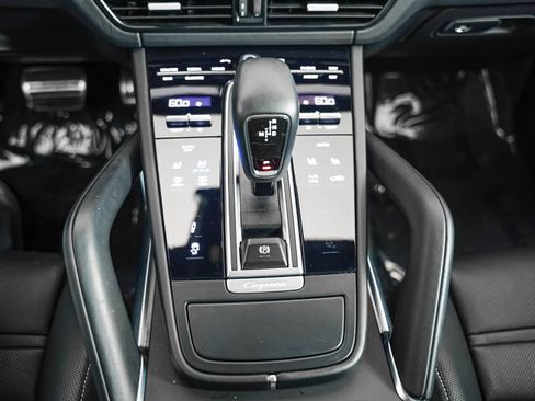 Certified 2023 Porsche Cayenne Turbo AWD/4WD image 20