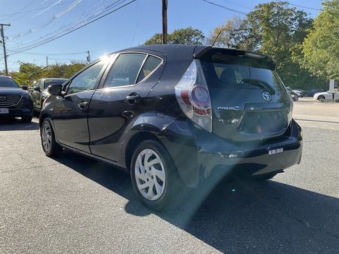 Used 2012 Toyota Prius C One image 8