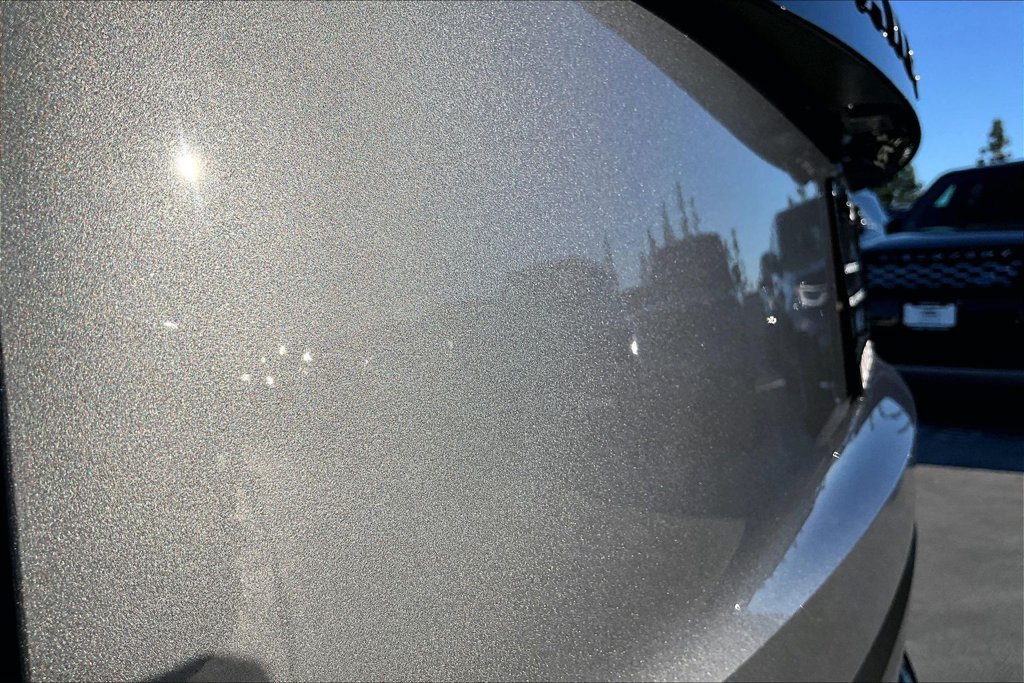 New 2026 Land Rover Range Rover Long Wheelbase SE AWD/4WD image 9