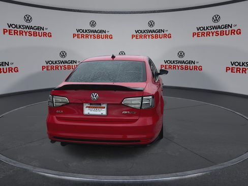 Used 2016 Volkswagen Jetta GLI SEL image 8