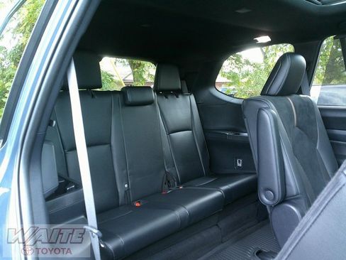 Used 2024 Toyota Grand Highlander AWD Hybrid image 36