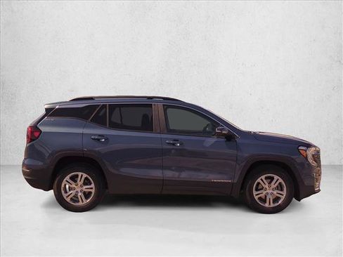 Certified 2024 GMC Terrain SLE w/ Driver Convenience Package FWD image 4