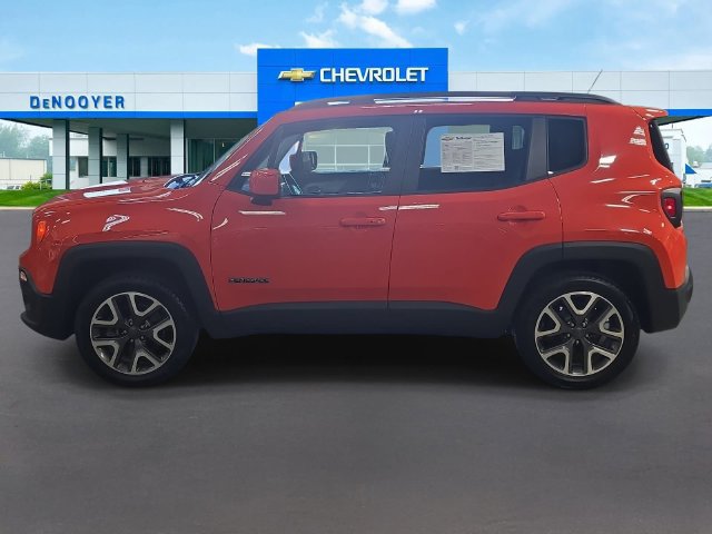Used 2017 Jeep Renegade Latitude w/ Cold Weather Group AWD/4WD image 12