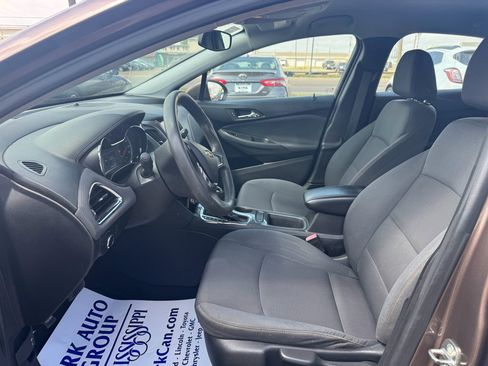 Used 2019 Chevrolet Cruze LS FWD image 14