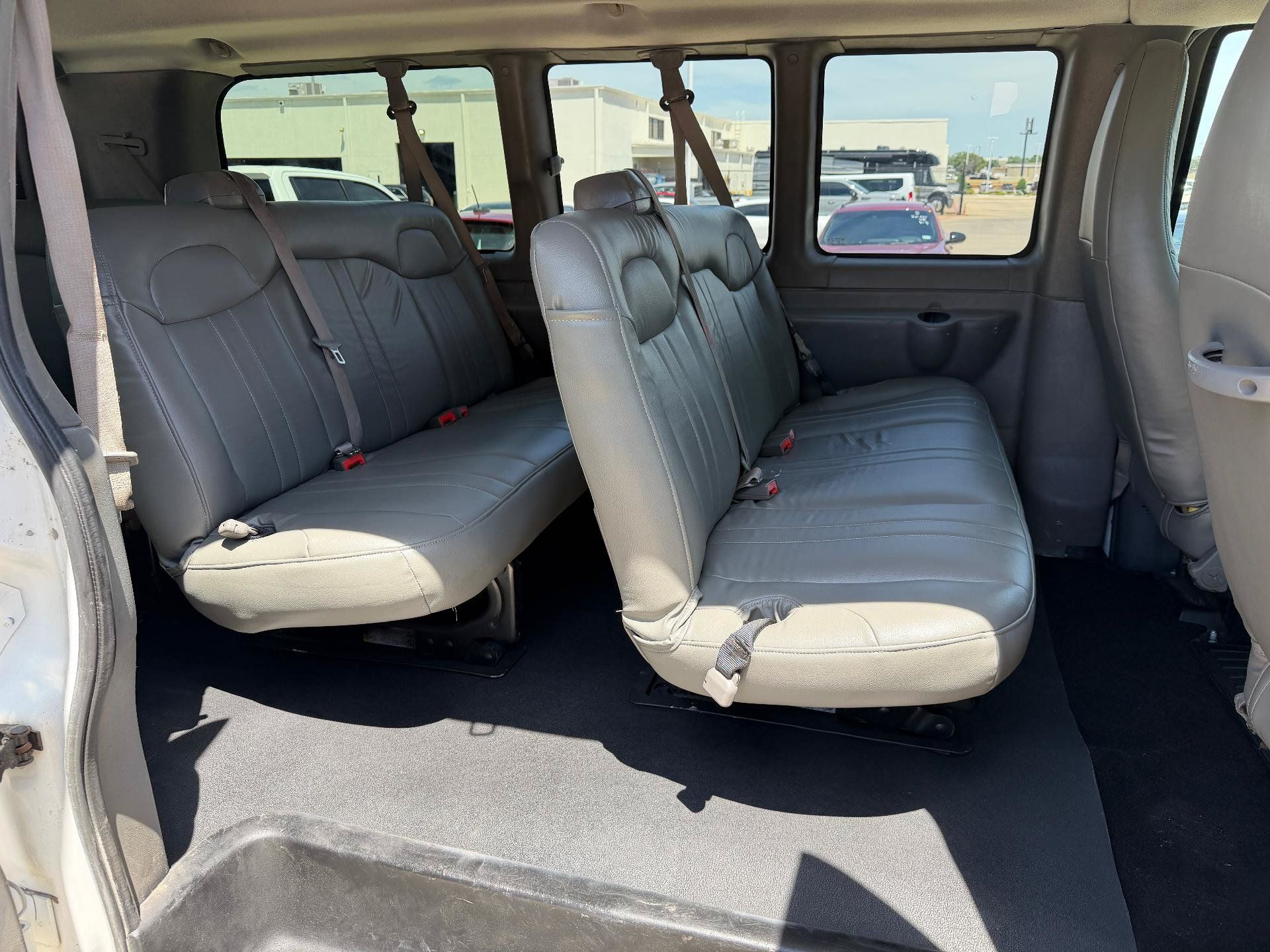 Used 2015 Chevrolet Express 2500 LT w/ LT Preferred Equipment Group RWD image 19