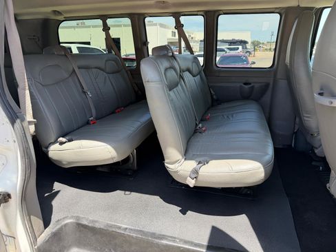 Used 2015 Chevrolet Express 2500 LT w/ LT Preferred Equipment Group RWD image 19