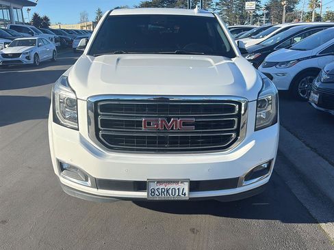Used 2018 GMC Yukon SLT image 2