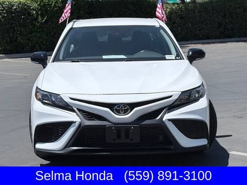 Used 2024 Toyota Camry SE FWD image 3