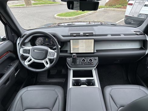 New 2025 Land Rover Defender 130 S image 22