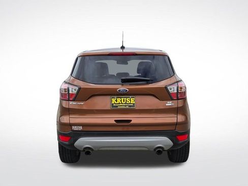 Used 2017 Ford Escape SE AWD/4WD image 5