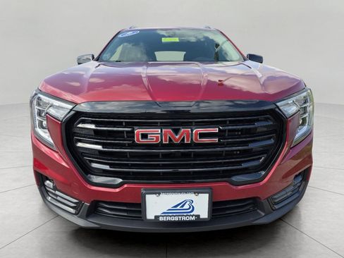 Used 2024 GMC Terrain SLT w/ Elevation Edition FWD image 6
