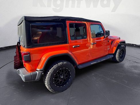 Used 2018 Jeep Wrangler Unlimited Sahara w/ Dual Top Group AWD/4WD image 5