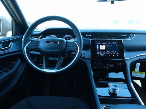 New 2025 Jeep Grand Cherokee Laredo X w/ Luxury Tech Group I image 6