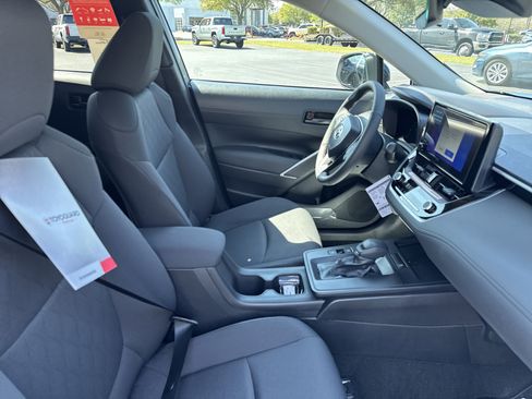 New 2026 Toyota Corolla Cross LE image 32