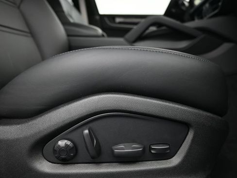 Certified 2026 Porsche Cayenne GTS AWD/4WD image 15