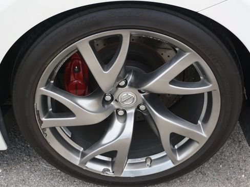 Used 2016 Nissan 370Z Coupe RWD image 12