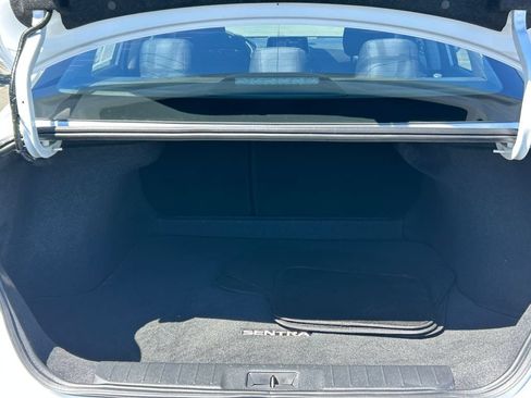 Used 2024 Nissan Sentra SV FWD image 33