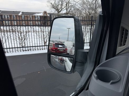 Used 2018 Ford Transit 350 XL image 15