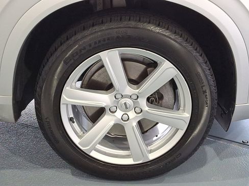 Used 2022 Volvo XC90 T5 Momentum image 6