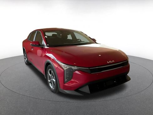 Used 2025 Kia K4 LXS image 3